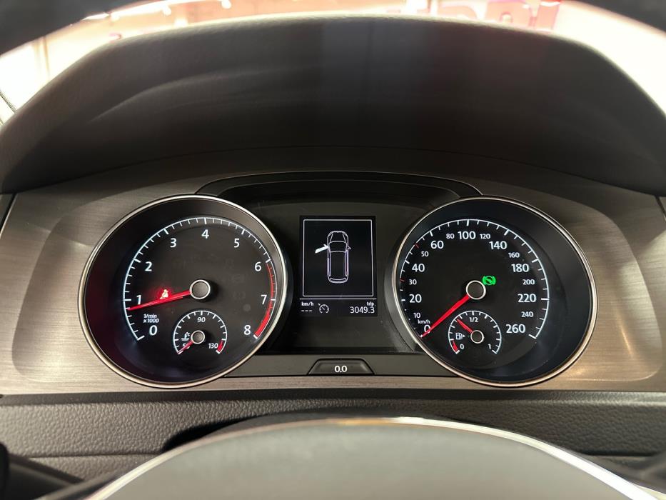 VOLKSWAGEN Golf 2013