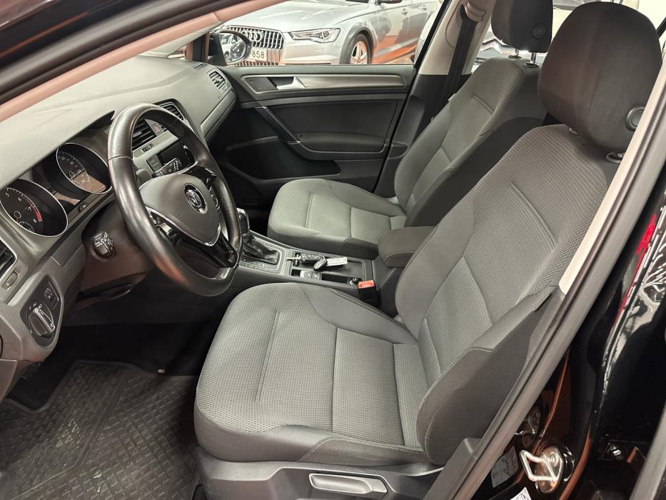 VOLKSWAGEN Golf 2013