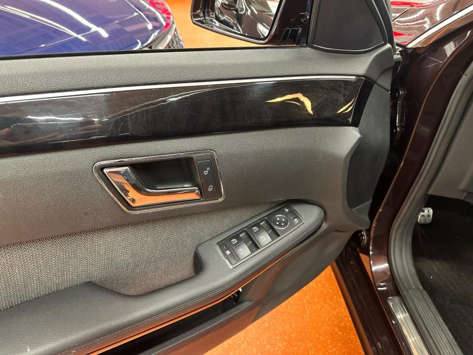 MERCEDES-BENZ E 2010