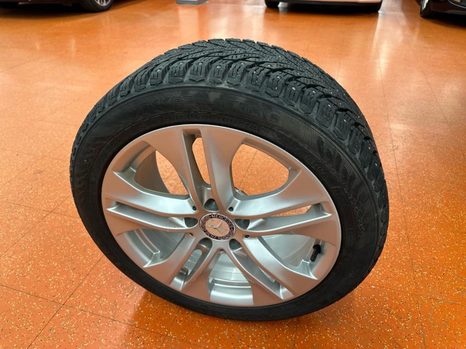 MERCEDES-BENZ E 2010