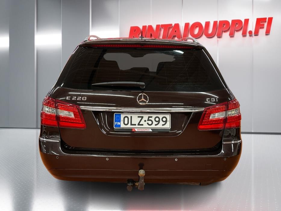MERCEDES-BENZ E 2010