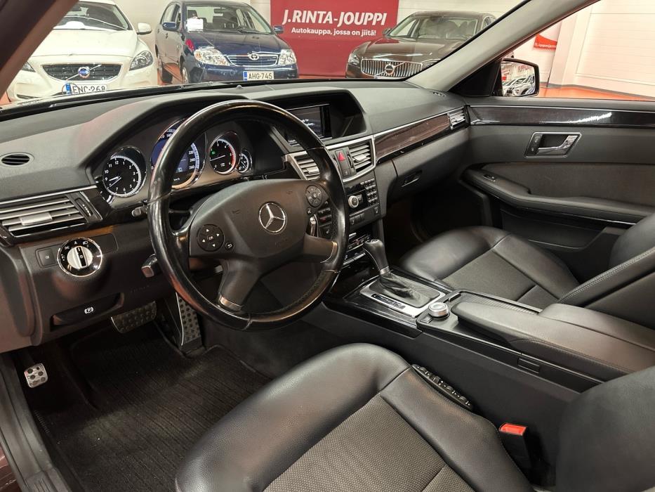 MERCEDES-BENZ E 2010