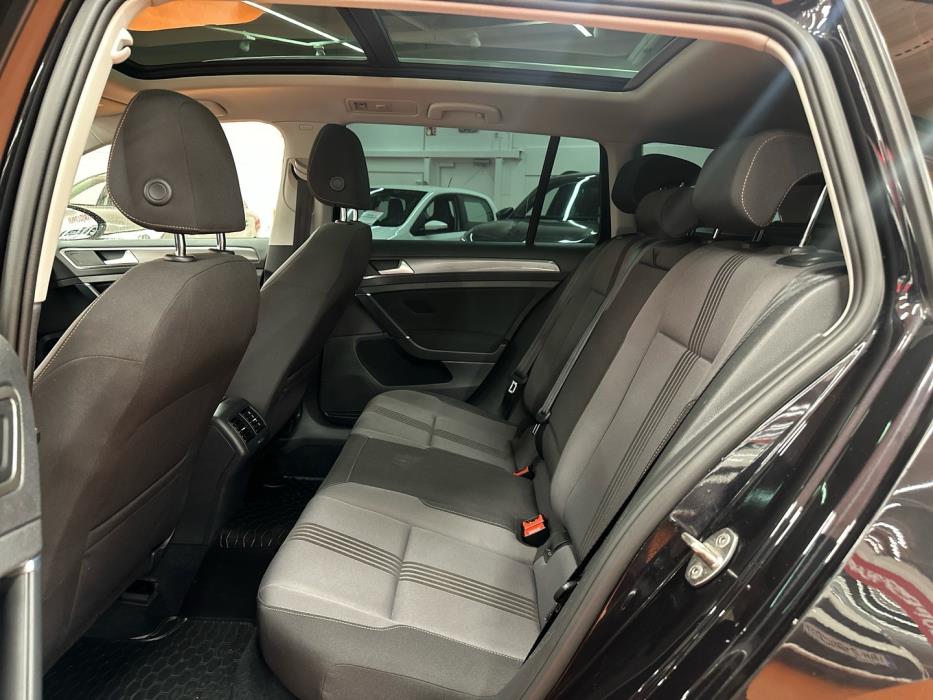 VOLKSWAGEN Golf 2017