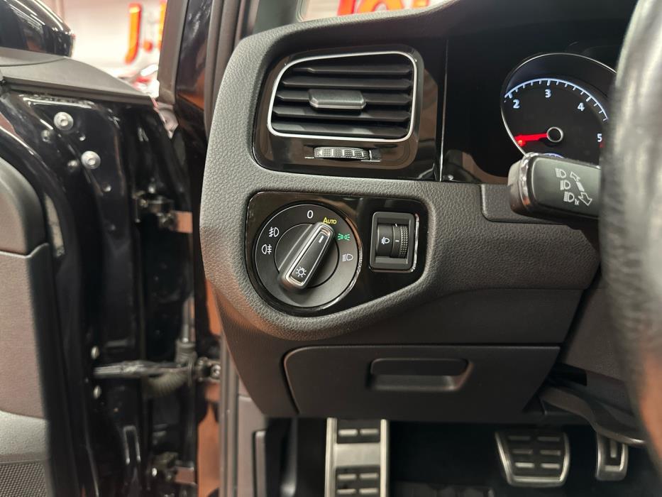 VOLKSWAGEN Golf 2017