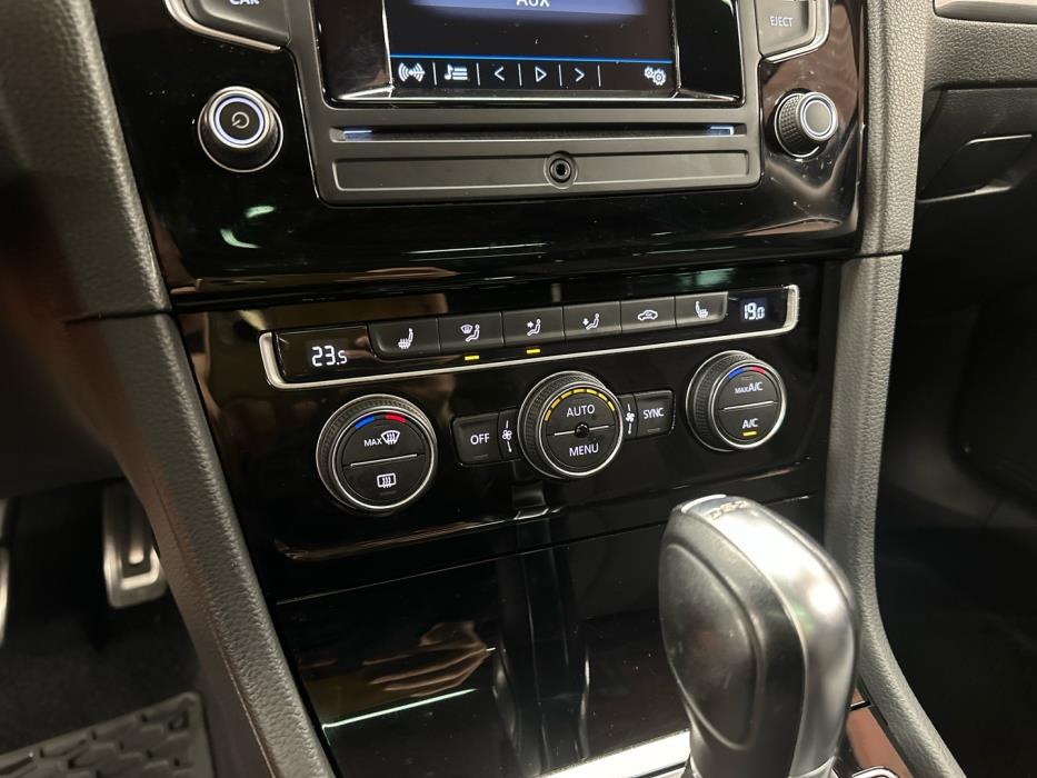 VOLKSWAGEN Golf 2017