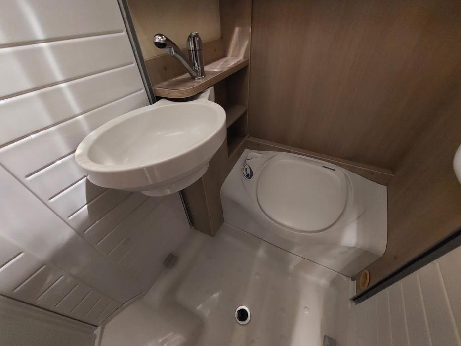 BÜRSTNER Nexxo T569 2013