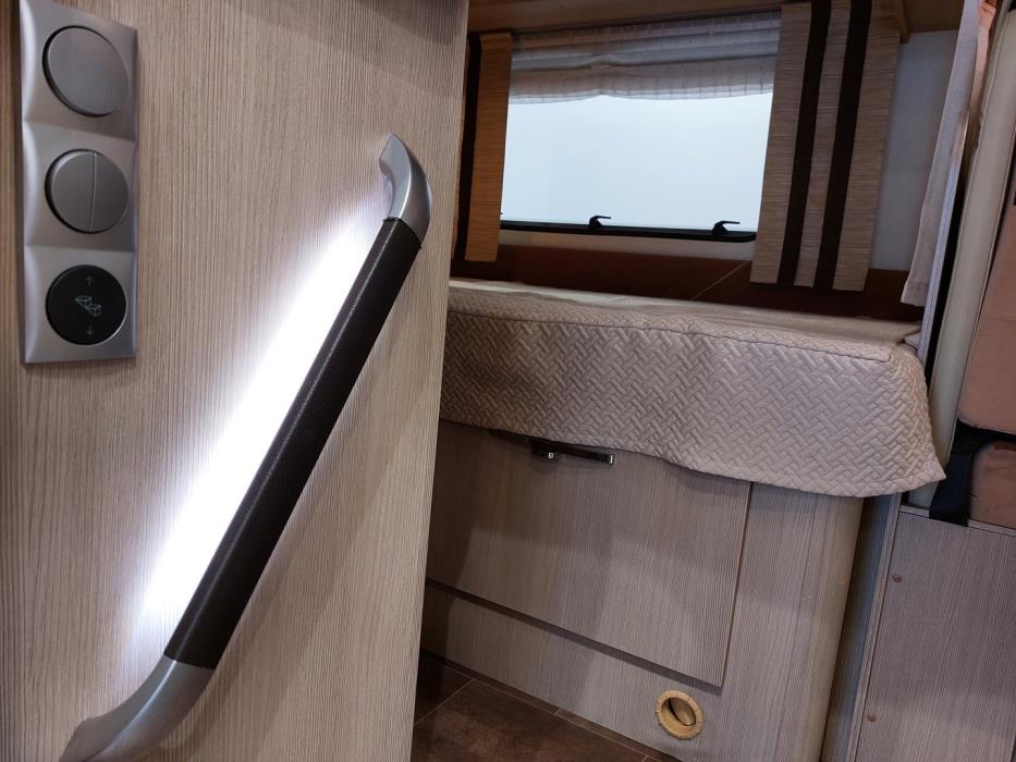 BÜRSTNER Nexxo T569 2013