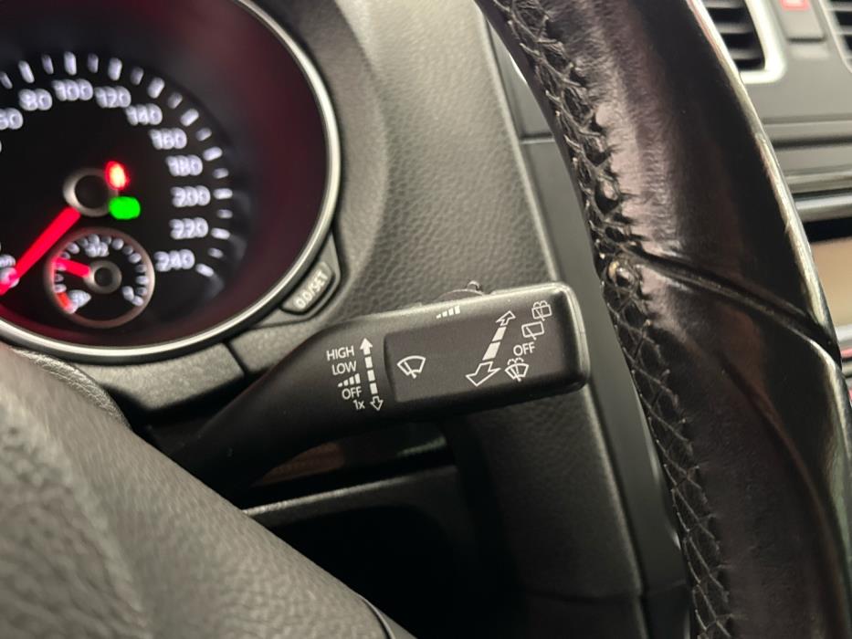 VOLKSWAGEN Golf 2010