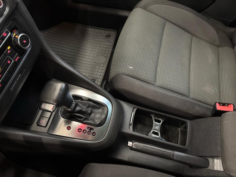 VOLKSWAGEN Golf 2010