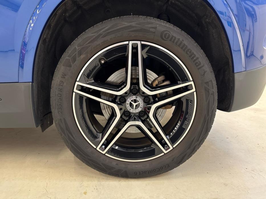 MERCEDES-BENZ GLA 2024