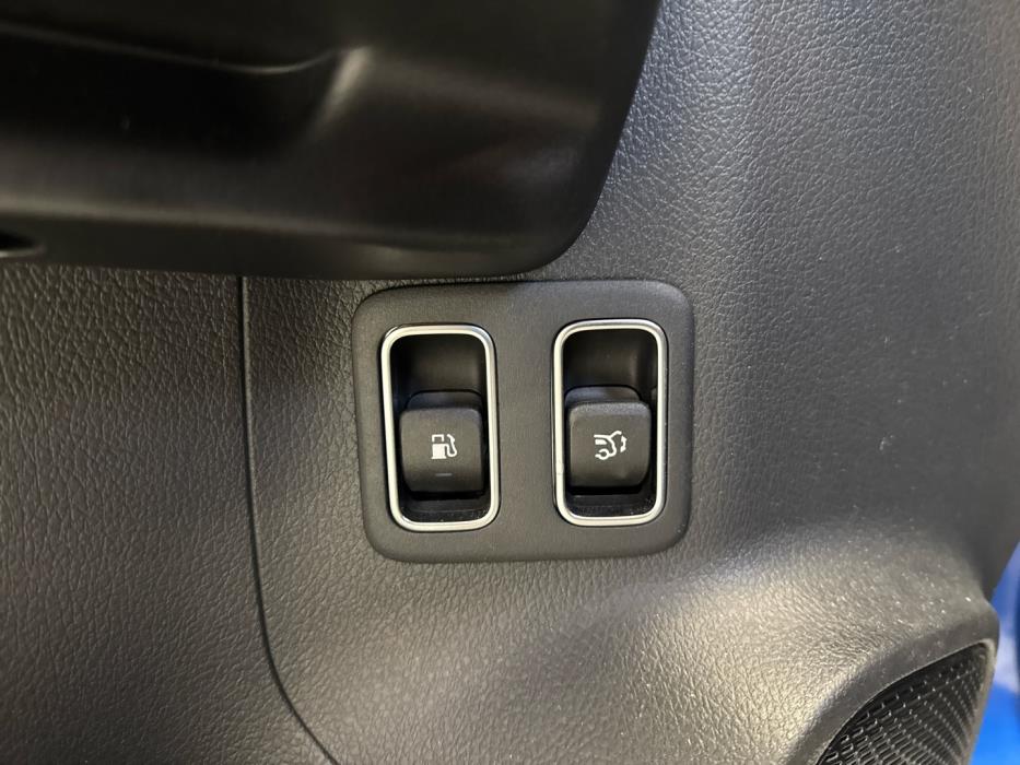 MERCEDES-BENZ GLA 2024