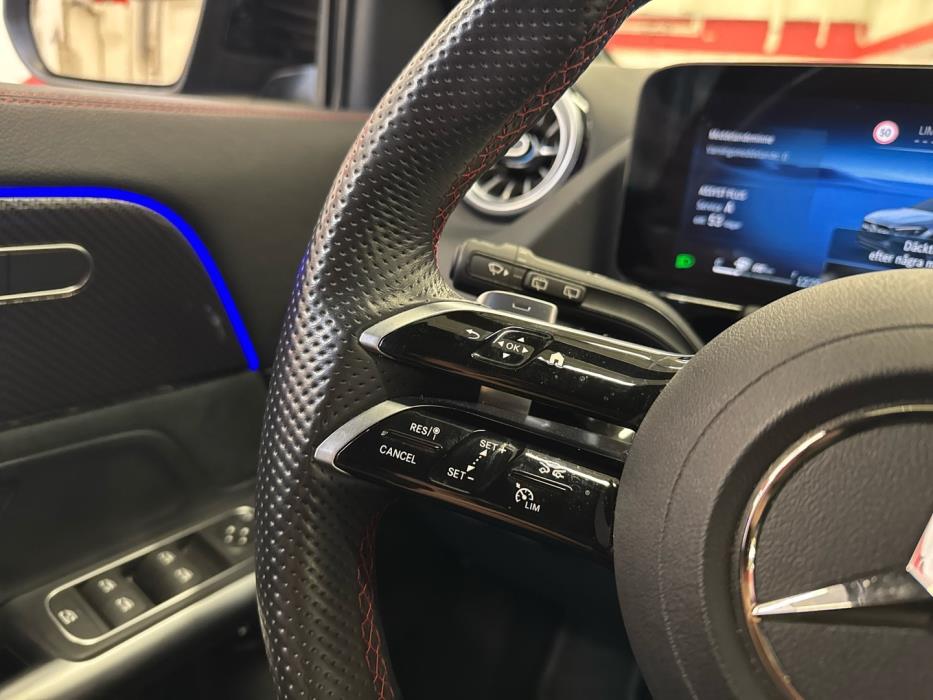 MERCEDES-BENZ GLA 2024