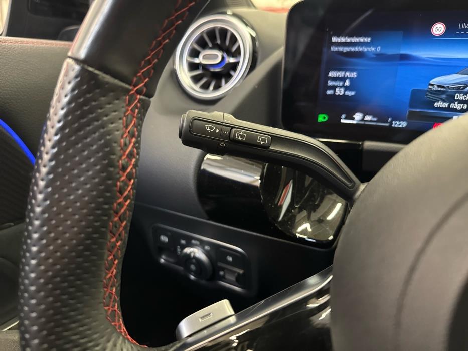 MERCEDES-BENZ GLA 2024