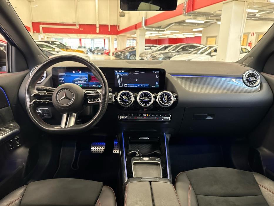 MERCEDES-BENZ GLA 2024