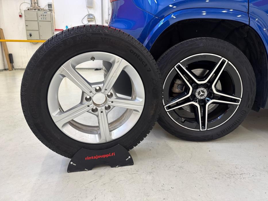 MERCEDES-BENZ GLA 2024