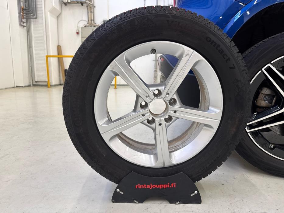 MERCEDES-BENZ GLA 2024