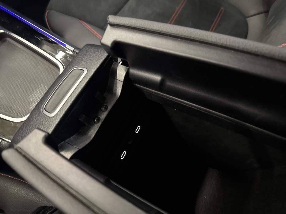 MERCEDES-BENZ GLA 2024