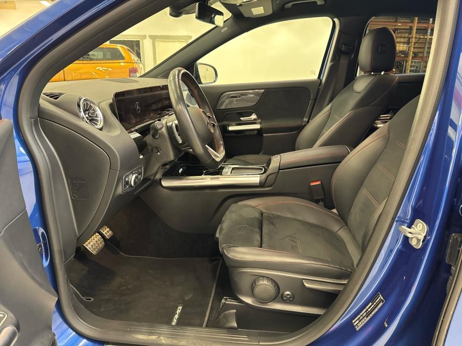 MERCEDES-BENZ GLA 2024