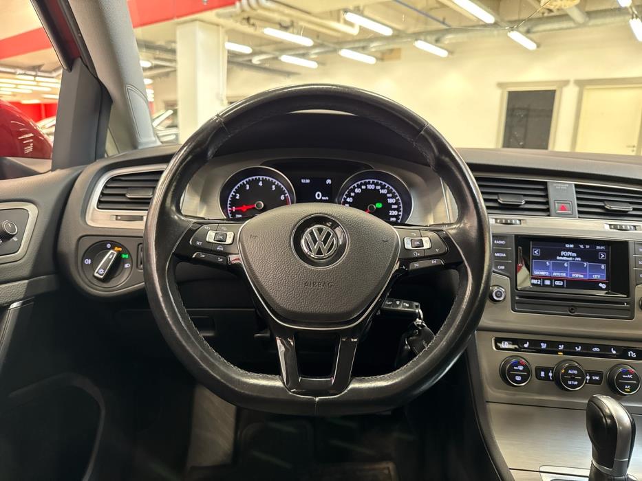 VOLKSWAGEN Golf 2014