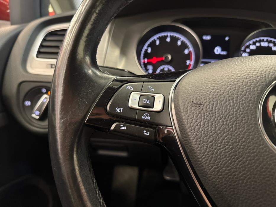 VOLKSWAGEN Golf 2014