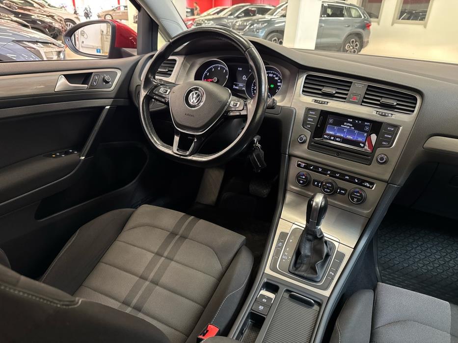 VOLKSWAGEN Golf 2014