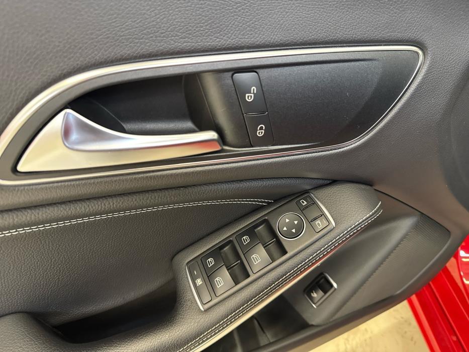 MERCEDES-BENZ CLA 2017