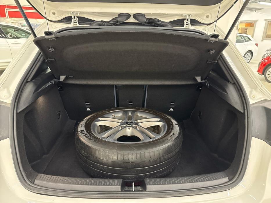 MERCEDES-BENZ A 2018