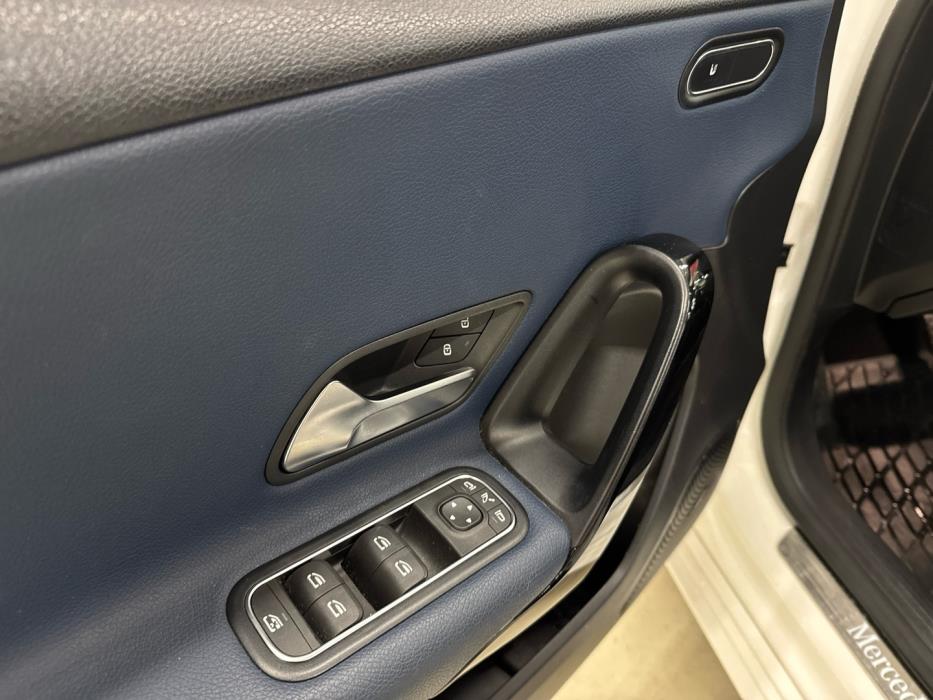 MERCEDES-BENZ A 2018