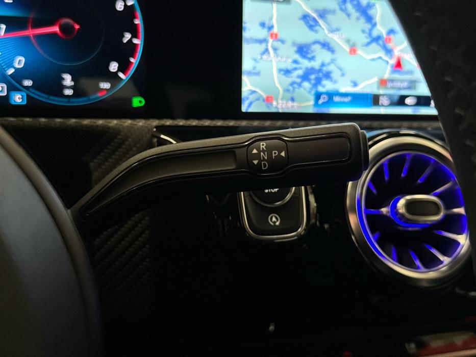 MERCEDES-BENZ A 2018