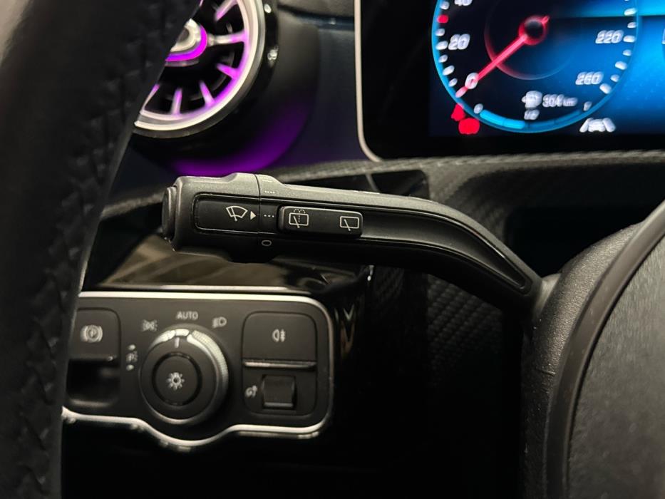 MERCEDES-BENZ A 2018