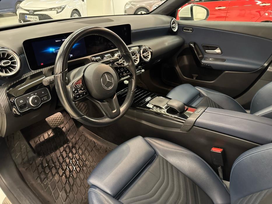 MERCEDES-BENZ A 2018