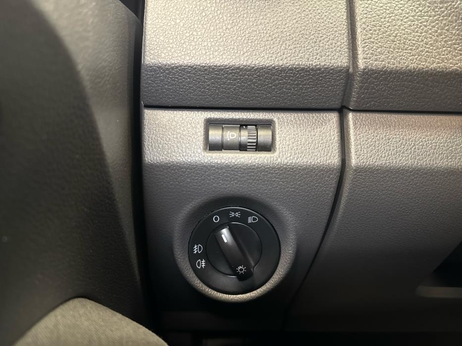 VOLKSWAGEN Amarok 2012