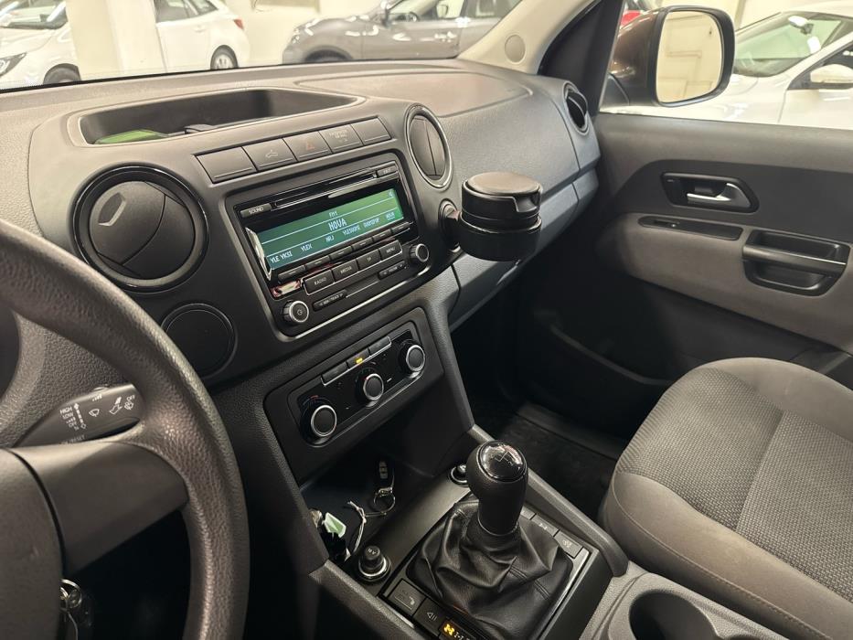 VOLKSWAGEN Amarok 2012