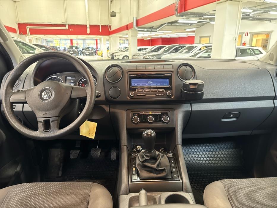 VOLKSWAGEN Amarok 2012