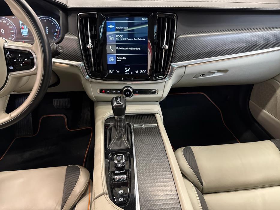 VOLVO V90 Cross Country 2018