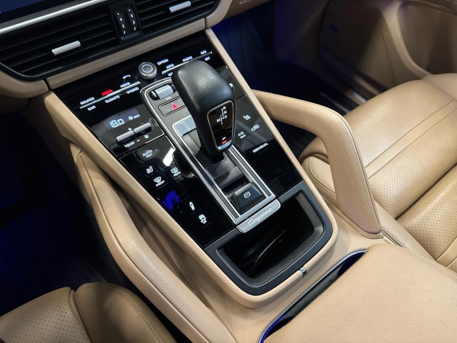 PORSCHE Cayenne 2019