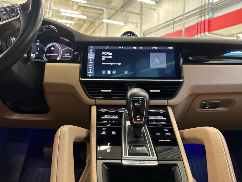 PORSCHE Cayenne 2019