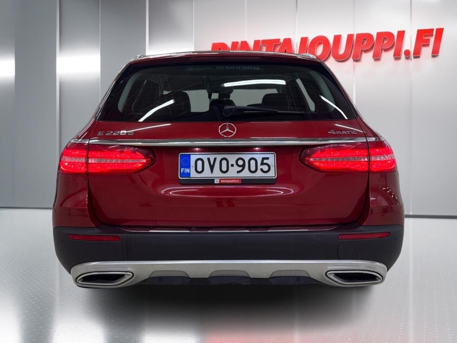 MERCEDES-BENZ E 2017