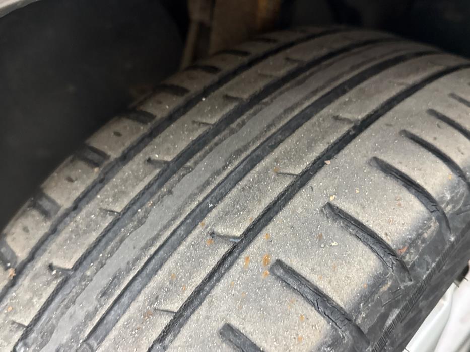 VOLKSWAGEN Touran 2011