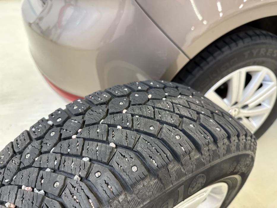 VOLKSWAGEN Golf Plus 2012