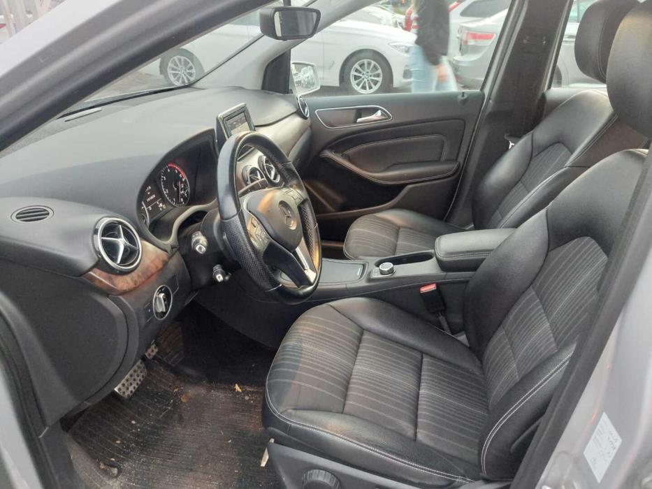 MERCEDES-BENZ B 2012
