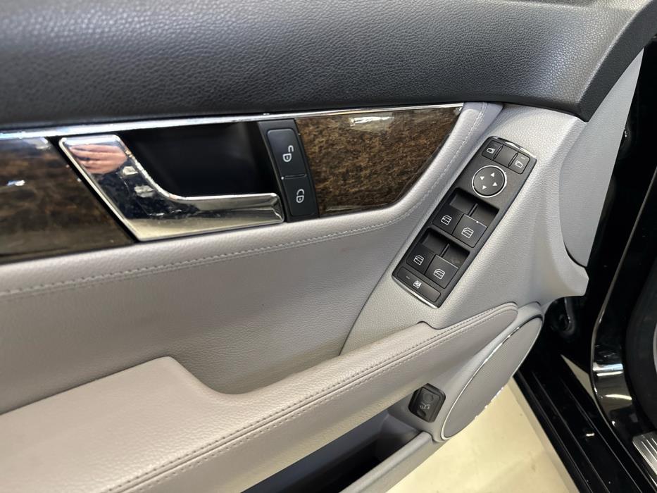 MERCEDES-BENZ C 2008