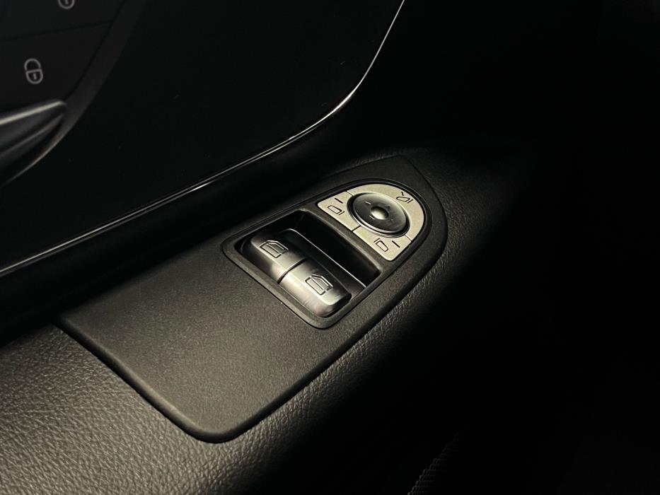 MERCEDES-BENZ Vito 2025