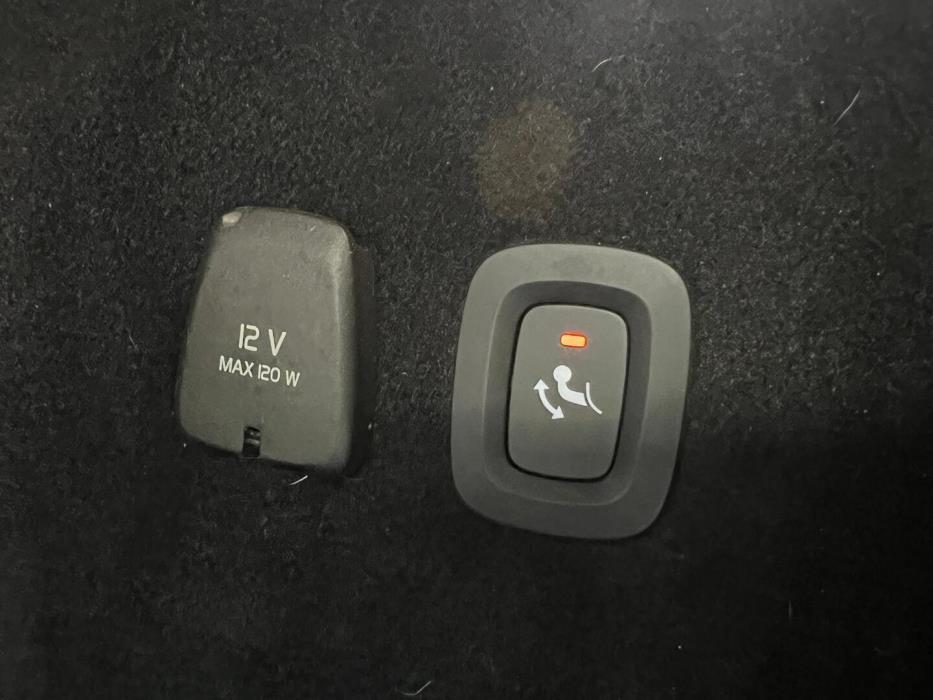 VOLVO V60 2022