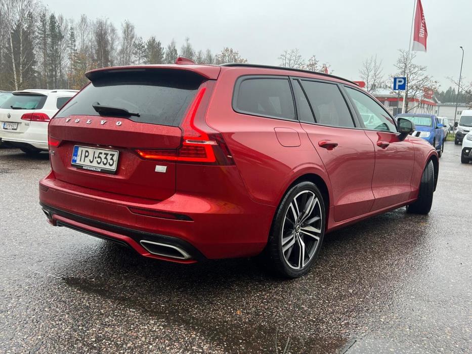 VOLVO V60 2022