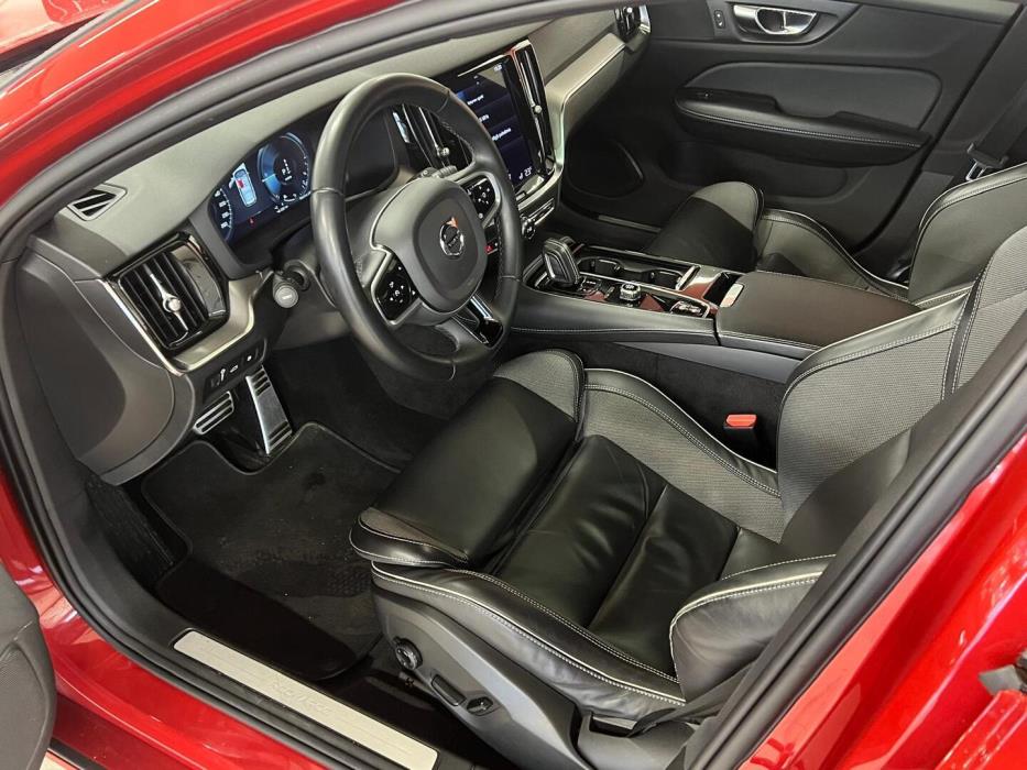 VOLVO V60 2022