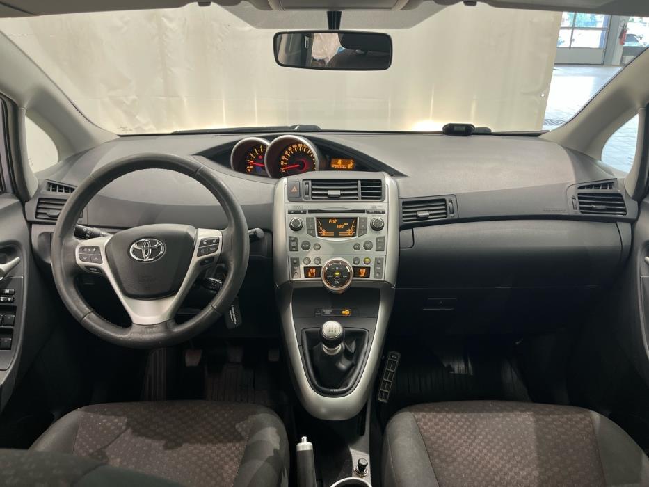 TOYOTA Verso 2011