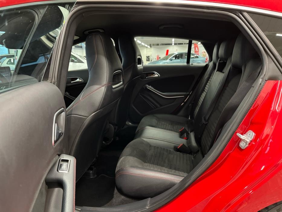 MERCEDES-BENZ CLA 2017