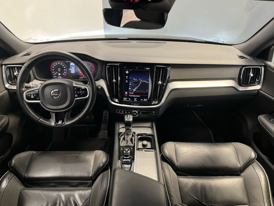 VOLVO V60 2020