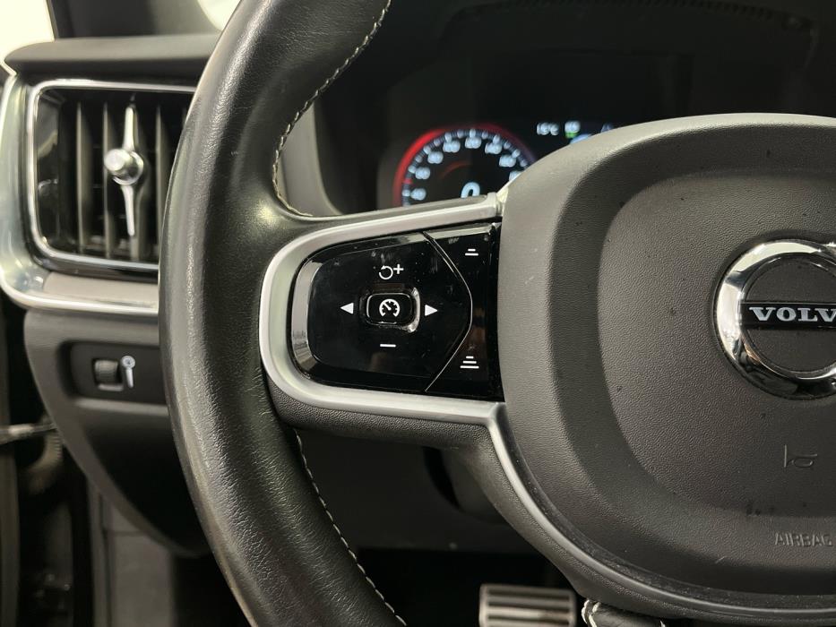 VOLVO V60 2020